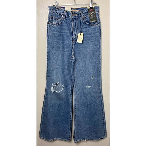 NWT Levi's Premium High Loose Flare Jeans in Take Notes Medium Blue Wash - Picture 2 of 9